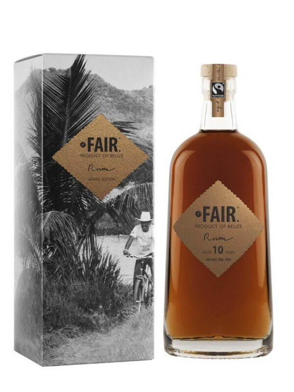 FAIR 10 ans Rum Belize bottle